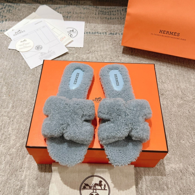 H**mes slippers